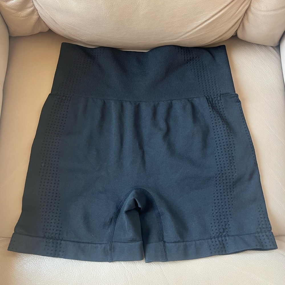 Medium Seamless Gym Shorts